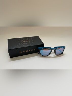 Oakley HSTN Prizm Snow Sapphire Lenses, Matte Balsam Frame OO9242-2152